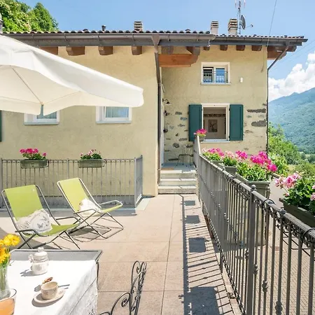 Ca' La Vedescia Bed & Breakfast 3*