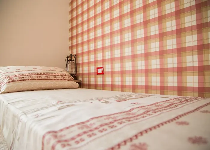 Ca' La Vedescia Bed & Breakfast 3*