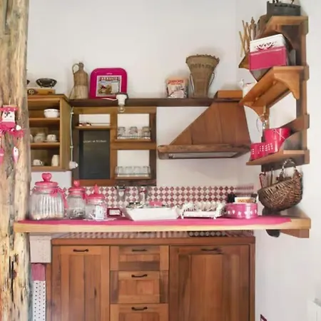 Ca' La Vedescia Nocleg ze śniadaniem 3*